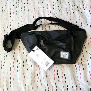 Herschel black Crosshatch Seventeen fanny pack belt bag, BNWT